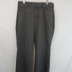 Dockers womens gray pants, size 8 short. (A3)